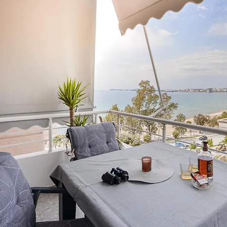 Promenade Sea View Appt. Q. Size Bed & Sofa W/bed *