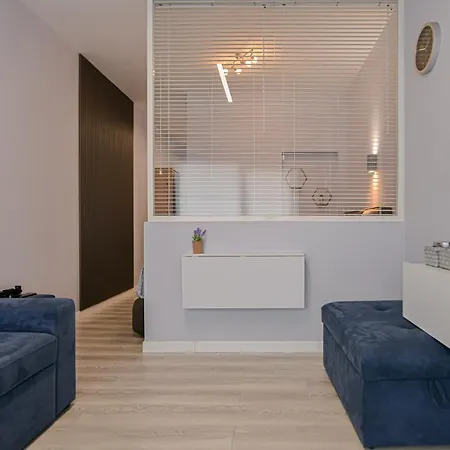 Promenade Sea View Appt. Q. Size Bed & Sofa W/bed *
