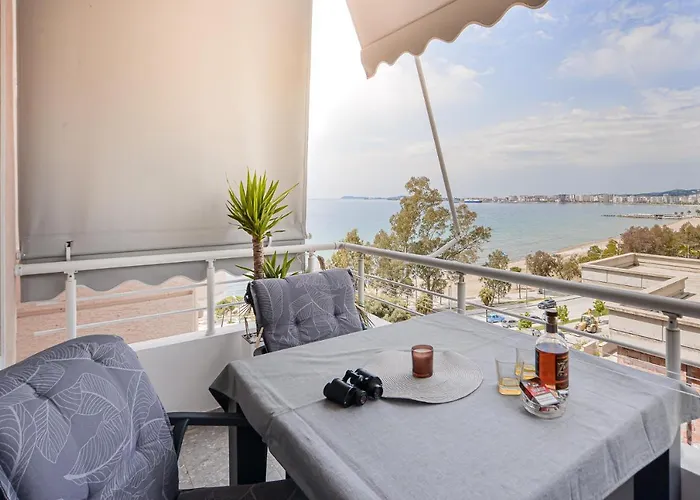 Promenade Sea View Appt. Q. Size Bed & Sofa W/bed *