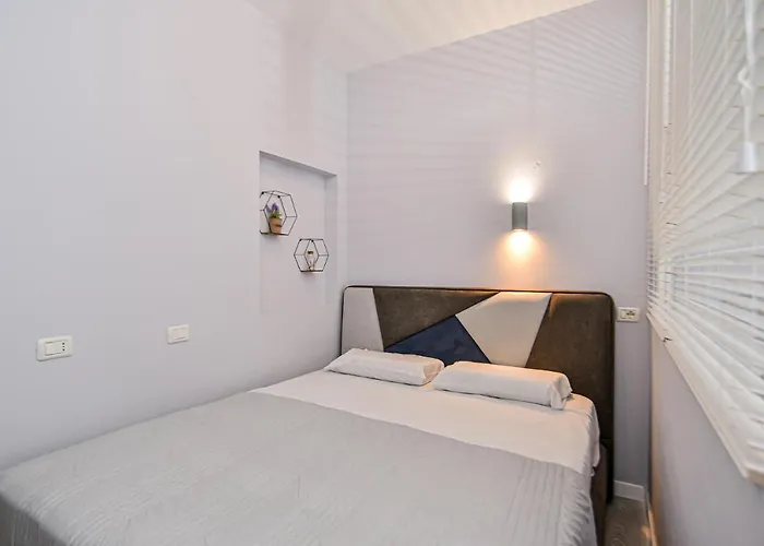 Promenade Sea View Appt. Q. Size Bed & Sofa W/bed *