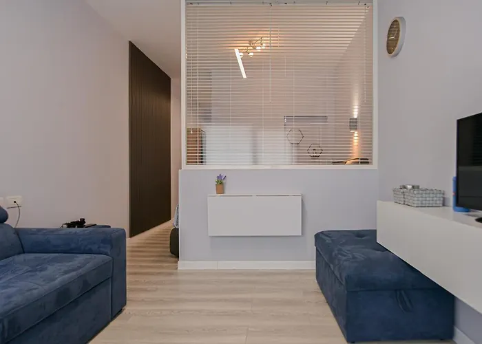 Promenade Sea View Appt. Q. Size Bed & Sofa W/bed *