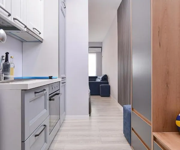 Promenade Sea View Appt. Q. Size Bed & Sofa W/bed Appartamento